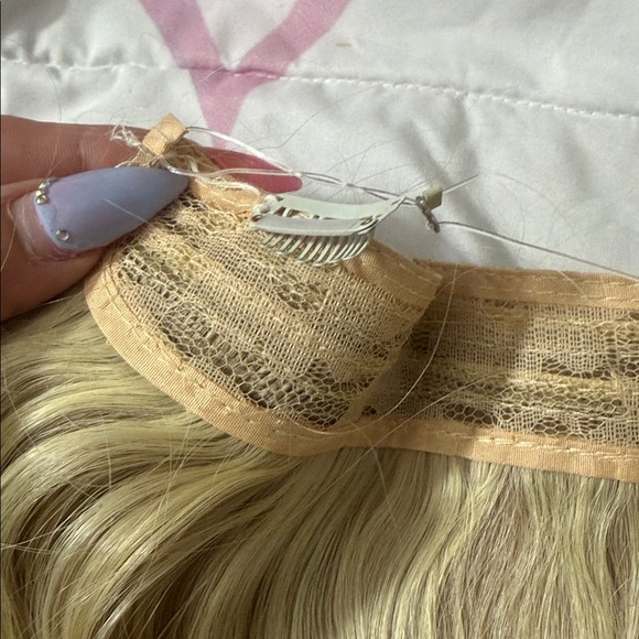 Blonde Wavy Hair Extension - Picture 5 of 7